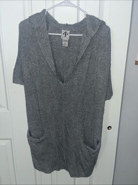Rain & Rose Naked Zebra Gray V-Neck Hooded Tunic top with Pockets